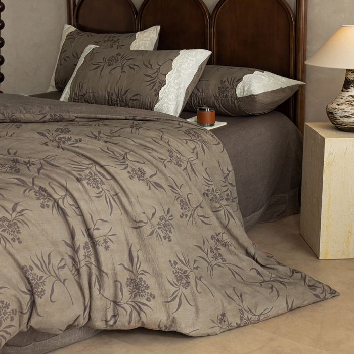 91家纺网 家纺一手货源 找家纺 迷尚家居 2025新款复古色织仿棉麻全棉花边四件套 玉茗-棉麻