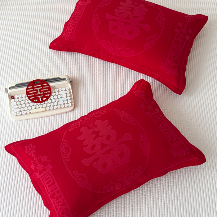 91家纺网 家纺一手货源 找家纺 悦然毛巾被 2025新款婚庆大红三层全棉纱布枕套 永结同心