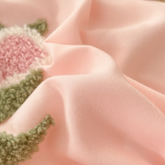 91家纺网 家纺一手货源 找家纺 易禾家纺 2025新款韩版小清新毛巾绣水洗棉四件套学生宿舍三件套铃兰小兔系列（专板花型） 铃兰小兔-粉紫