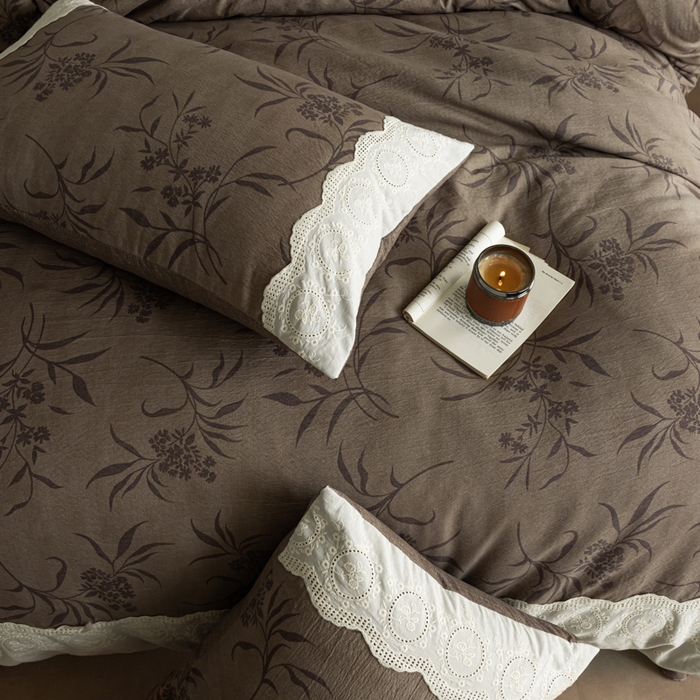 91家纺网 家纺一手货源 找家纺 迷尚家居 2025新款复古色织仿棉麻全棉花边四件套 玉茗-棉麻