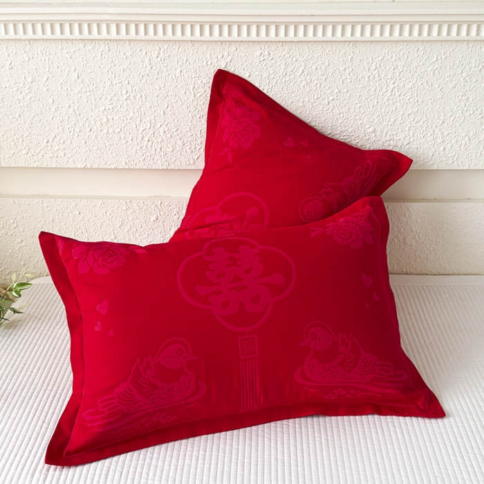 91家纺网 家纺一手货源 找家纺 悦然毛巾被 2025新款婚庆大红三层全棉纱布枕套 欢喜鸳鸯