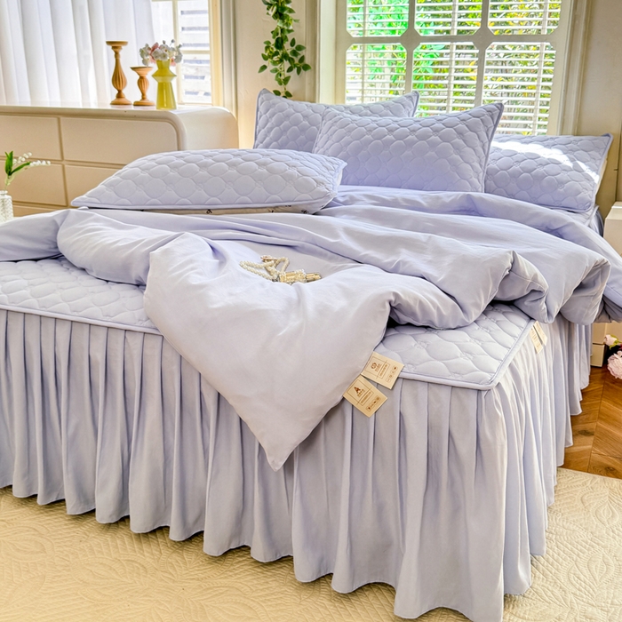 91家纺网 家纺一手货源 找家纺 金盛皇朝家纺 2025新款纯色水洗棉夹棉床裙三件套四件套 蓝调时光