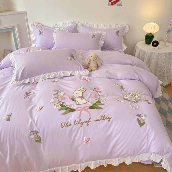 91家纺网 家纺一手货源 找家纺 易禾家纺 2025新款韩版小清新毛巾绣水洗棉四件套学生宿舍三件套铃兰小兔系列（专板花型） 铃兰小兔-紫