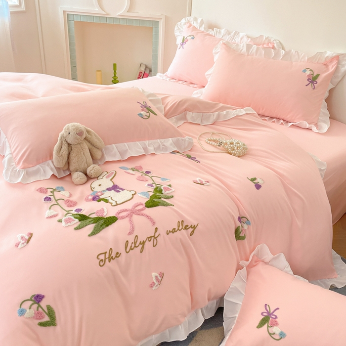 91家纺网 家纺一手货源 找家纺 （总）易禾家纺 2025新款韩版小清新毛巾绣水洗棉四件套学生宿舍三件套铃兰小兔系列（专板花型）