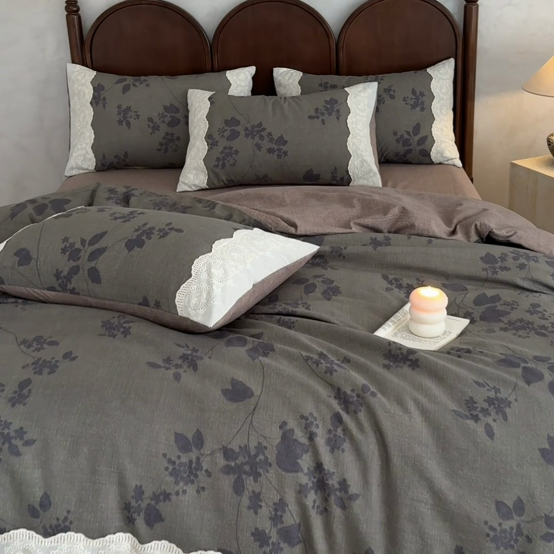 91家纺网 家纺一手货源 找家纺 迷尚家居 2025新款复古色织仿棉麻全棉花边四件套 颂青时-棉麻