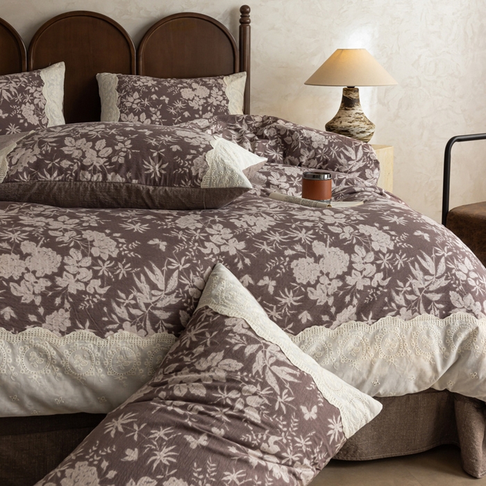 91家纺网 家纺一手货源 找家纺 迷尚家居 2025新款复古色织仿棉麻全棉花边四件套 枫林晚-棉麻