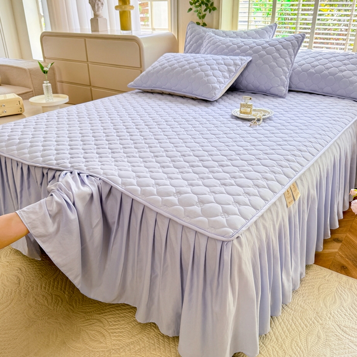 91家纺网 家纺一手货源 找家纺 金盛皇朝家纺 2025新款纯色水洗棉夹棉床裙三件套四件套 蓝调时光