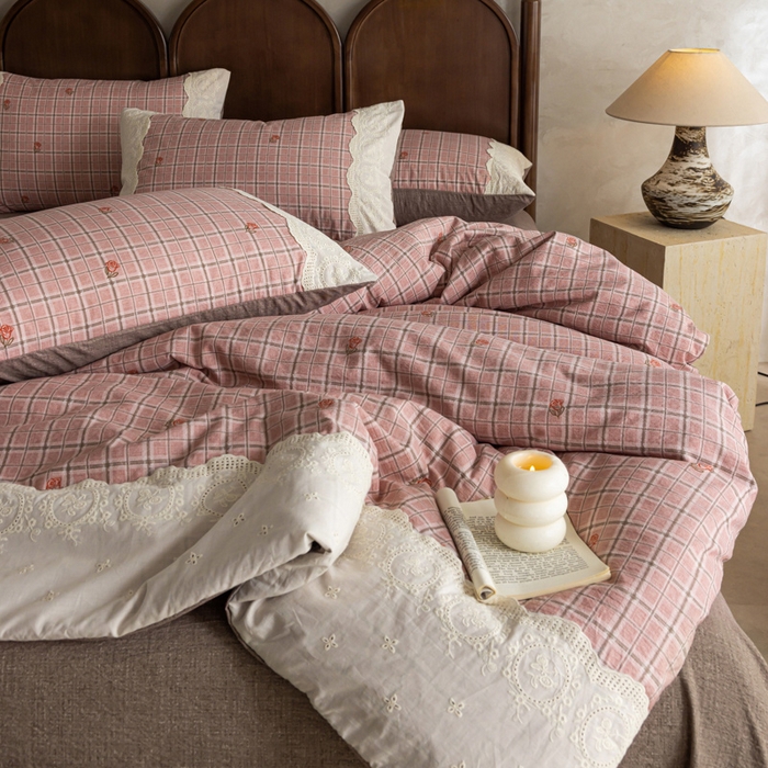 91家纺网 家纺一手货源 找家纺 迷尚家居 2025新款复古色织仿棉麻全棉花边四件套 秋恋红-棉麻