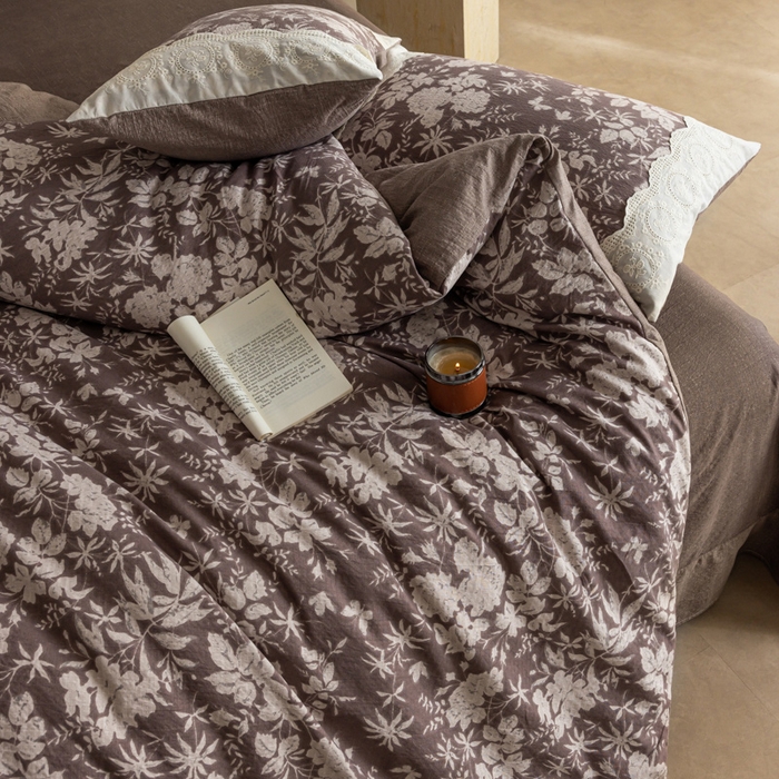 91家纺网 家纺一手货源 找家纺 迷尚家居 2025新款复古色织仿棉麻全棉花边四件套 枫林晚-棉麻