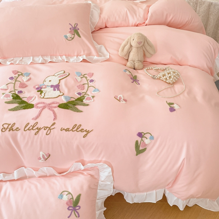 91家纺网 家纺一手货源 找家纺 （总）易禾家纺 2025新款韩版小清新毛巾绣水洗棉四件套学生宿舍三件套铃兰小兔系列（专板花型）