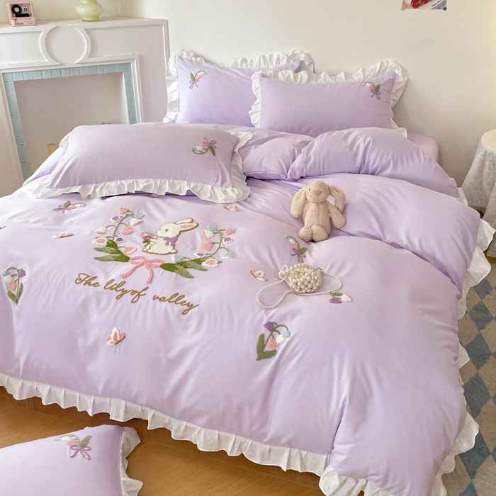 91家纺网 家纺一手货源 找家纺 易禾家纺 2025新款韩版小清新毛巾绣水洗棉四件套学生宿舍三件套铃兰小兔系列（专板花型） 铃兰小兔-紫