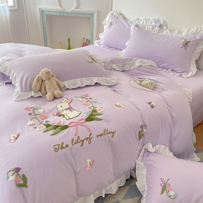91家纺网 家纺一手货源 找家纺 易禾家纺 2025新款韩版小清新毛巾绣水洗棉四件套学生宿舍三件套铃兰小兔系列（专板花型） 铃兰小兔-紫