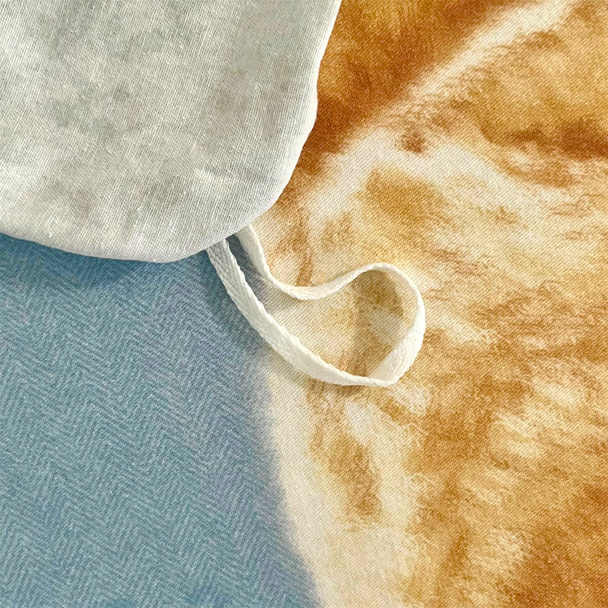 91家纺网 家纺一手货源 找家纺 曼秀琳 2025秋冬新款全棉磨毛印花四件套 你好朋友-兰