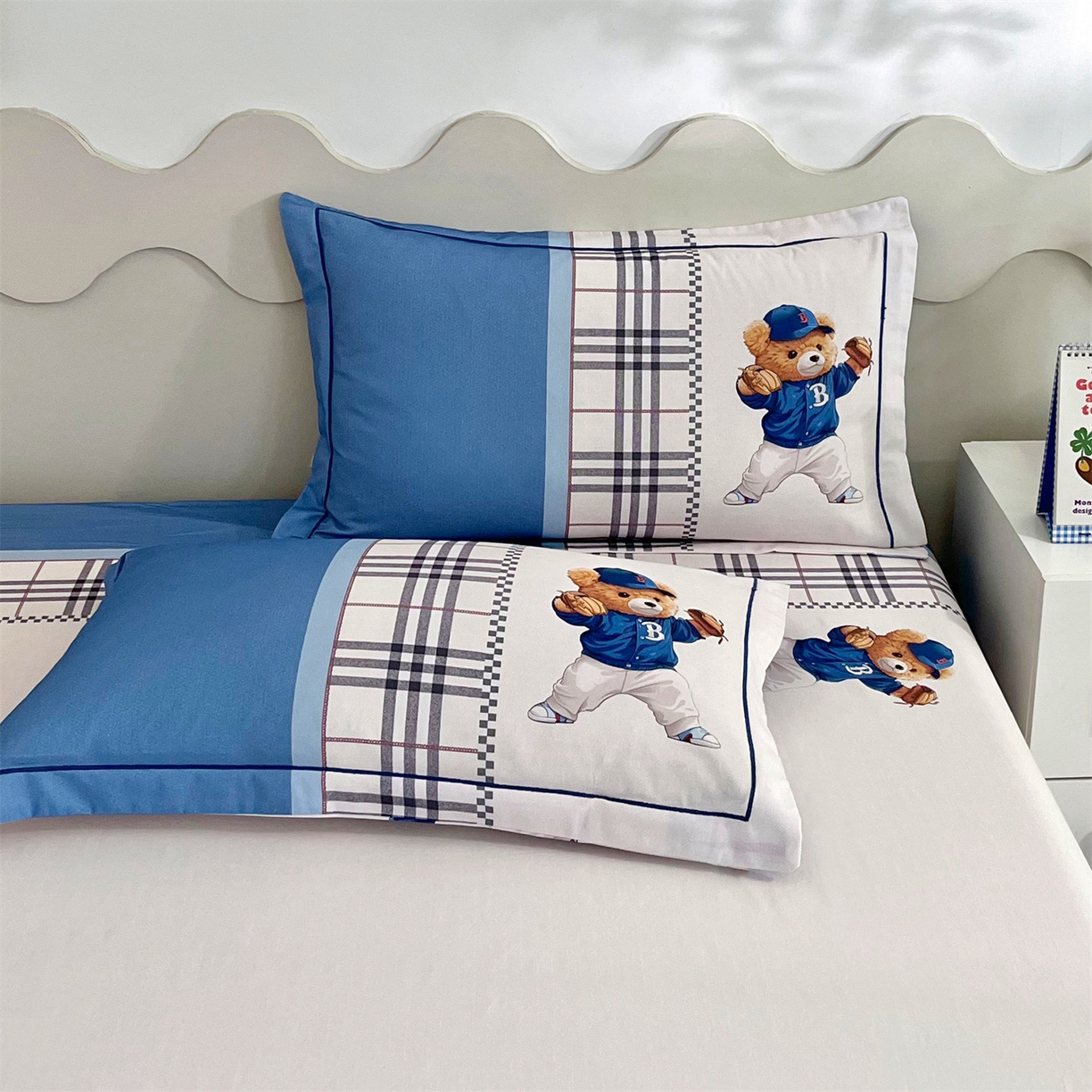 91家纺网 家纺一手货源 找家纺 曼秀琳 2025秋冬新款全棉磨毛印花四件套 巴克队长-兰