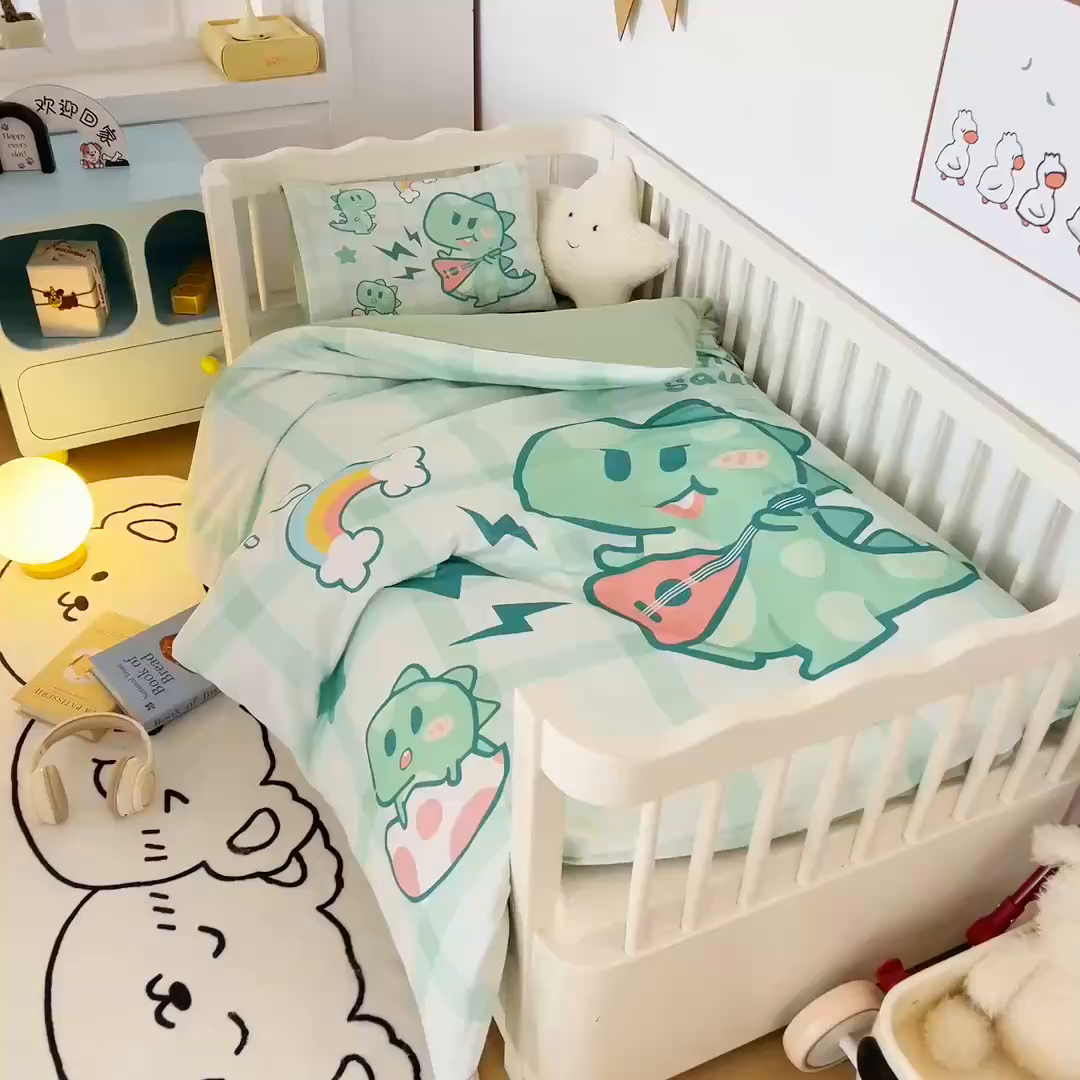 91家纺网 家纺一手货源 找家纺 （总）梵赫 2025新款纯棉A类50*50数码卡通大版婴童套件幼儿园三件套