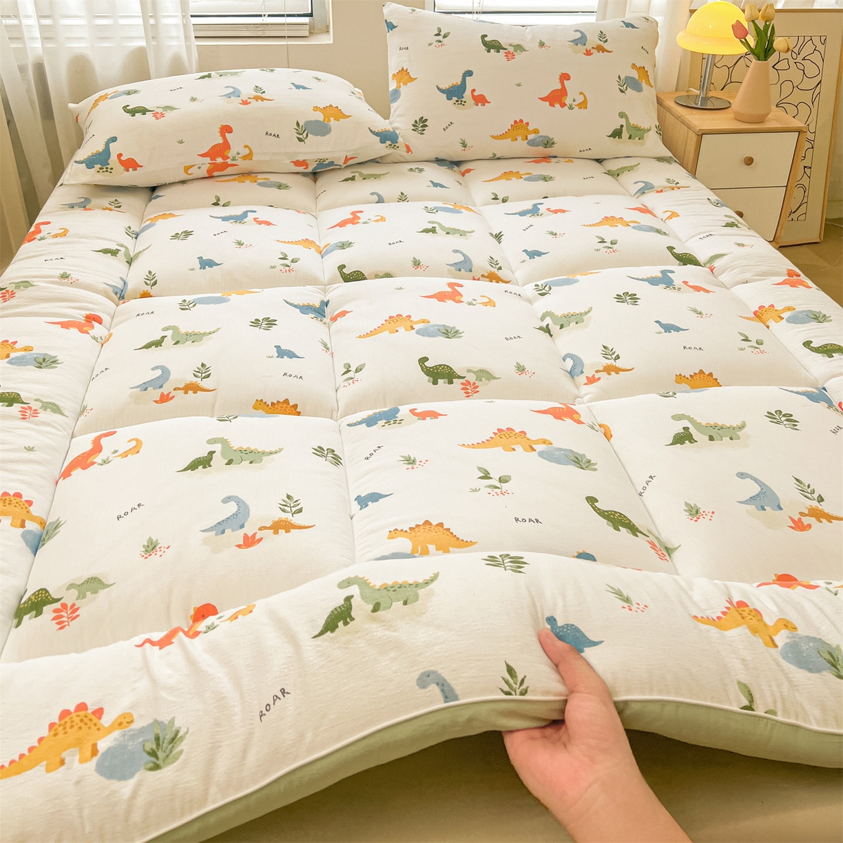 91家纺网 家纺一手货源 找家纺 雯豆2025秋冬新品棉花床褥床垫床护垫加厚双层纱学学生宿舍床褥子 棉花床褥-恐龙