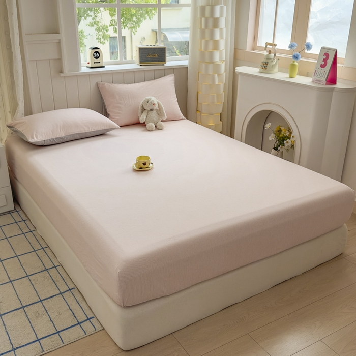 91家纺网 家纺一手货源 找家纺 晚依家纺 2025新款A类色织全棉纯棉水洗棉床笠单件纯棉格子纯色学生宿舍定制定做 密条-浅粉