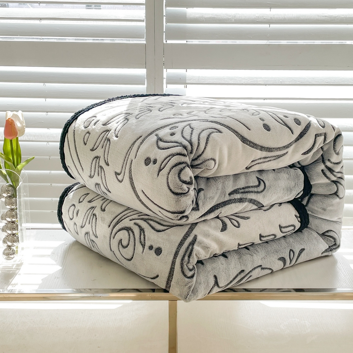 91家纺网 家纺一手货源 找家纺 来菲毛毯 2025新款高级感软糯保暖阳离子毛毯剪花复合毯可铺盖多功能办公盖毯 黑色