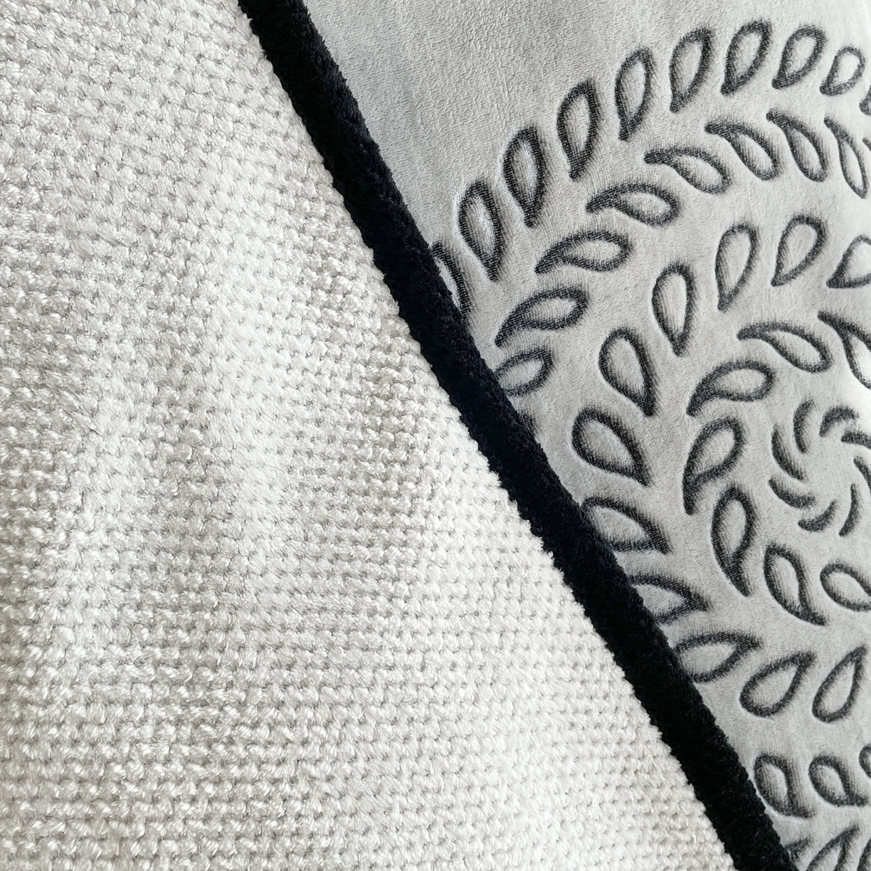 91家纺网 家纺一手货源 找家纺 来菲毛毯 2025新款高级感软糯保暖阳离子毛毯剪花复合毯可铺盖多功能办公盖毯 黑色