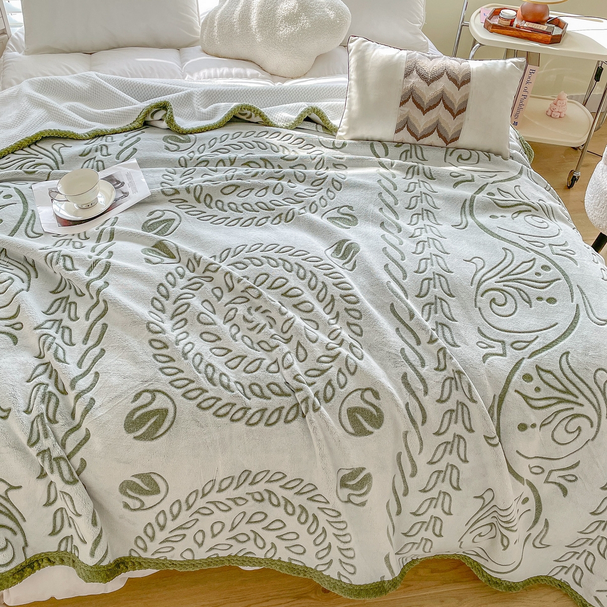 91家纺网 家纺一手货源 找家纺 来菲毛毯 2025新款高级感软糯保暖阳离子毛毯剪花复合毯可铺盖多功能办公盖毯 绿色