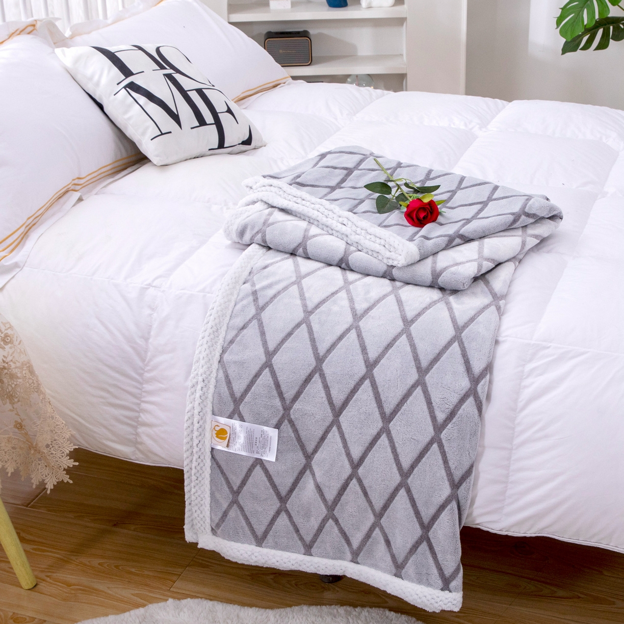 91家纺网 家纺一手货源 找家纺 来菲毛毯 2025新款3D雕花法兰绒毛毯 菱形