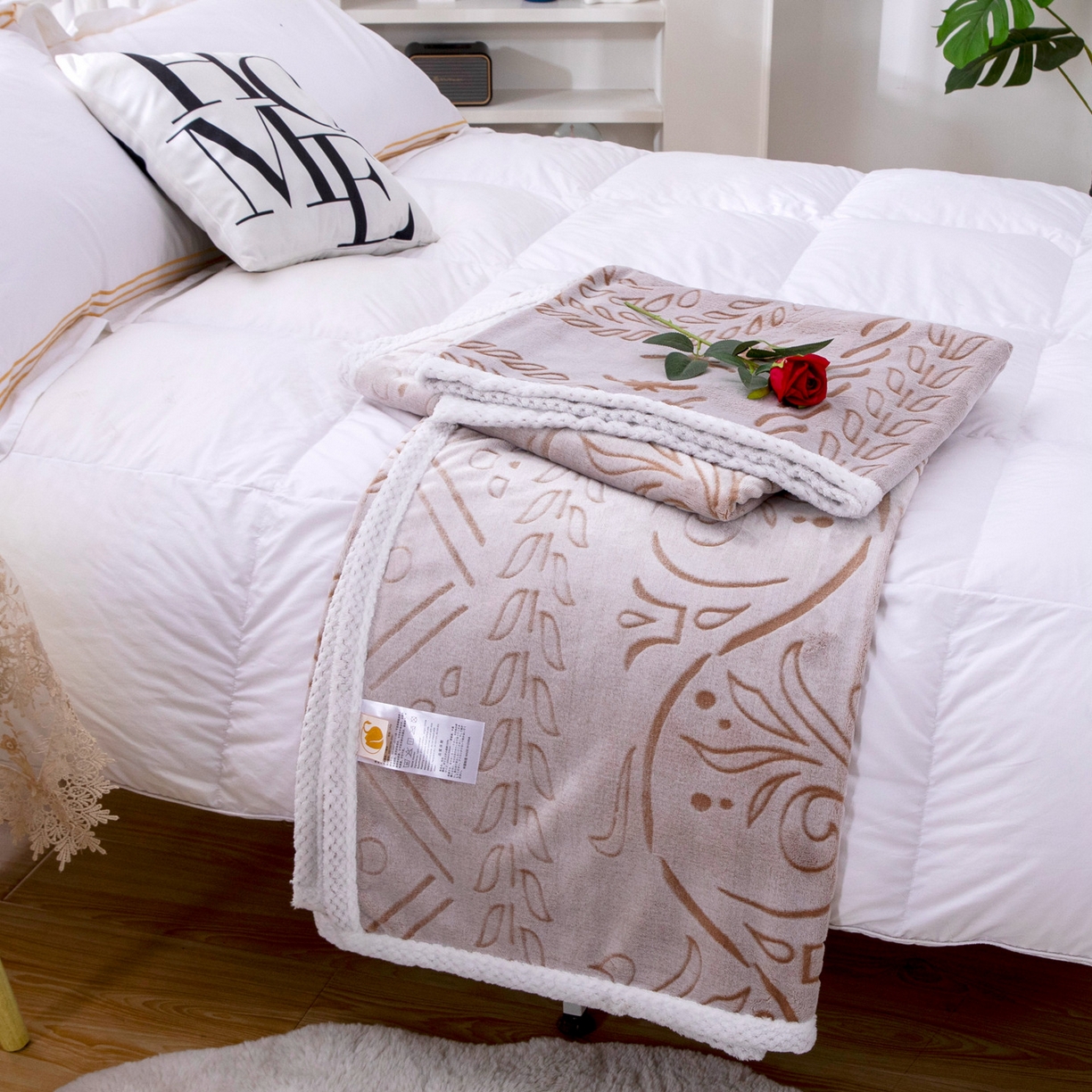 来菲毛毯 2025新款3D雕花法兰绒毛毯 凤尾