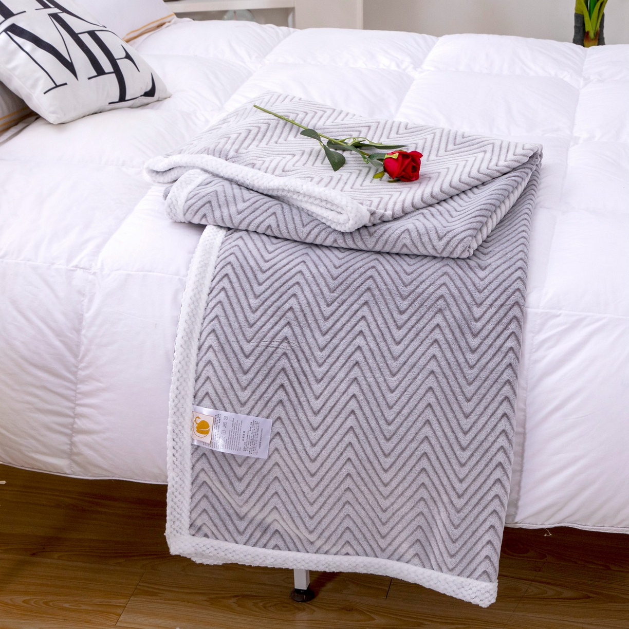 91家纺网 家纺一手货源 找家纺 来菲毛毯 2025新款3D雕花法兰绒毛毯 山陵