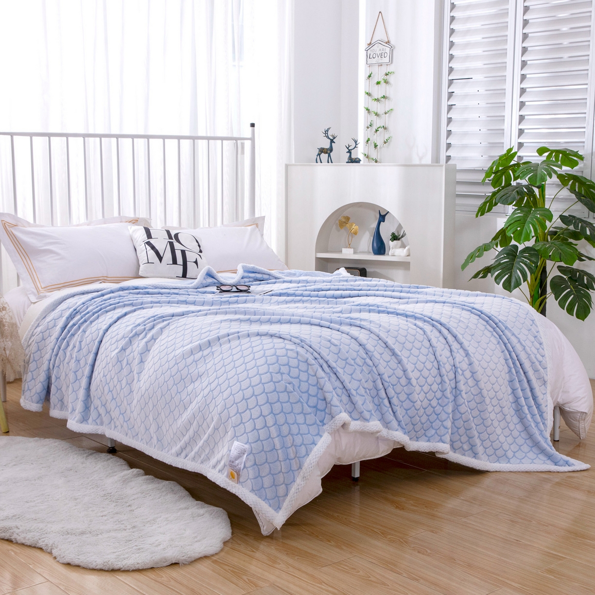 91家纺网 家纺一手货源 找家纺 来菲毛毯 2025新款加厚法兰绒牛奶毯子北欧简约剪花毛毯多用途礼品盖毯