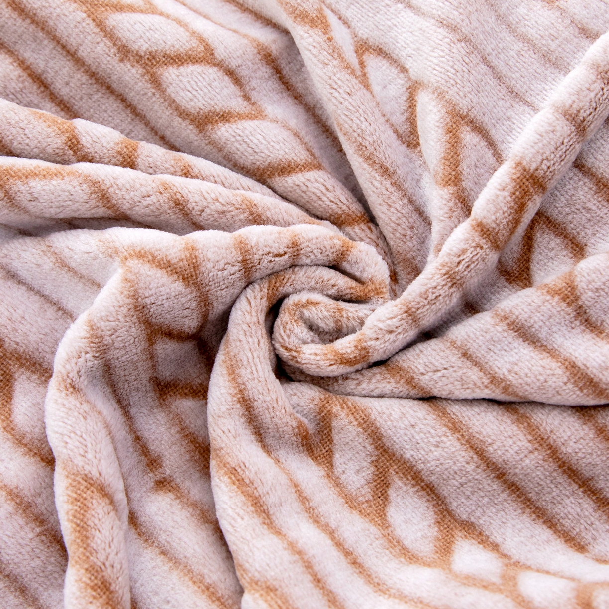 91家纺网 家纺一手货源 找家纺 来菲毛毯 2025新款3D雕花法兰绒毛毯 麻花