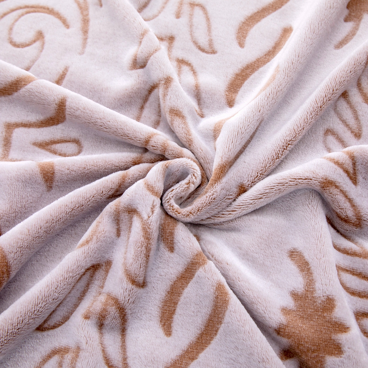 91家纺网 家纺一手货源 找家纺 来菲毛毯 2025新款3D雕花法兰绒毛毯 凤尾