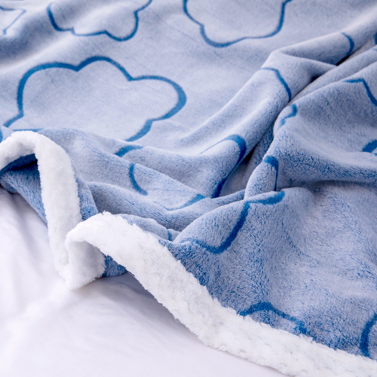 91家纺网 家纺一手货源 找家纺 来菲毛毯 2025新款3D雕花法兰绒毛毯 云朵