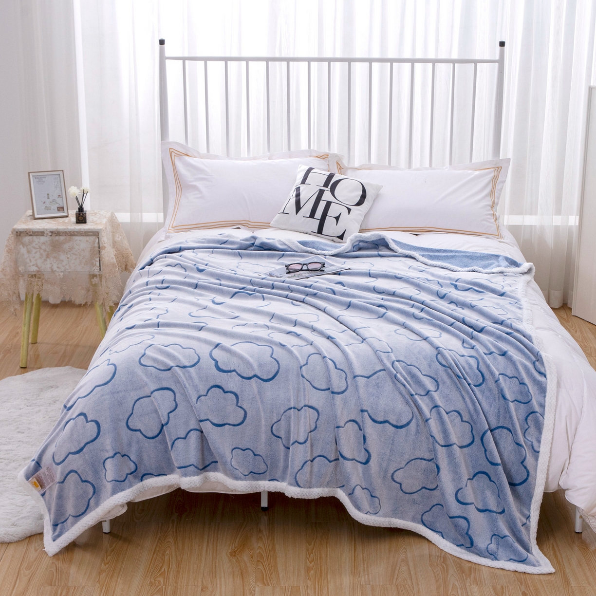 91家纺网 家纺一手货源 找家纺 来菲毛毯 2025新款3D雕花法兰绒毛毯 云朵