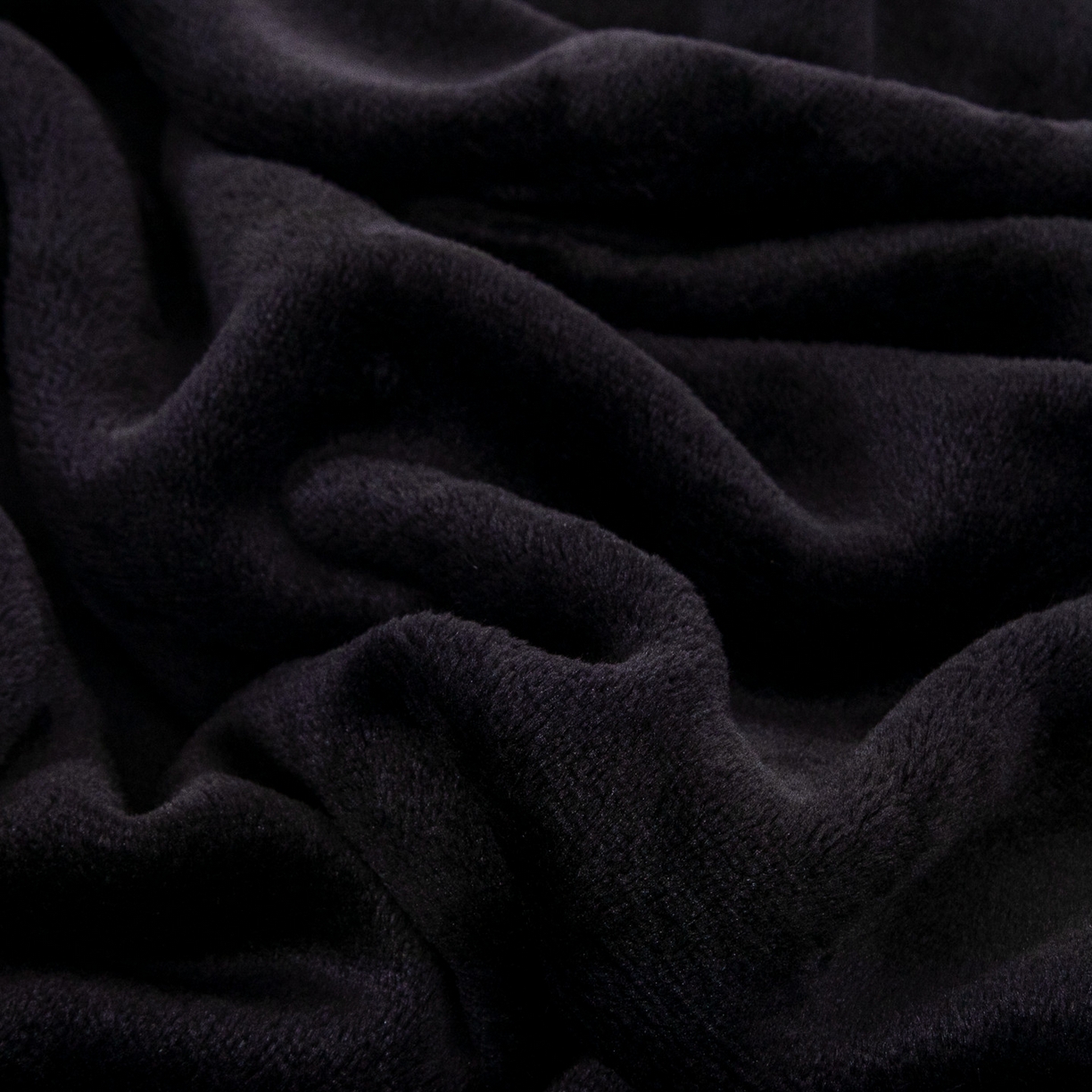 91家纺网 家纺一手货源 找家纺 （总）来菲毛毯 2025新款240克轻盈保暖秋冬居家办公柔软亲肤午休小毯子便携车载毯