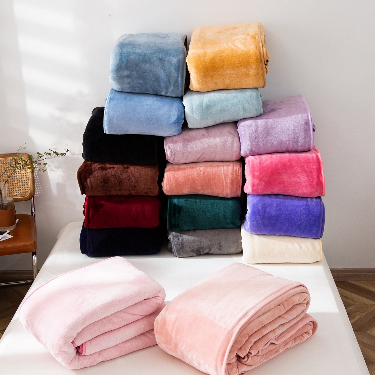 91家纺网 家纺一手货源 找家纺 （总）来菲毛毯 2025新款320克加厚保暖毛毯秋冬单人/双人床宿舍午睡毯办公室盖腿毯