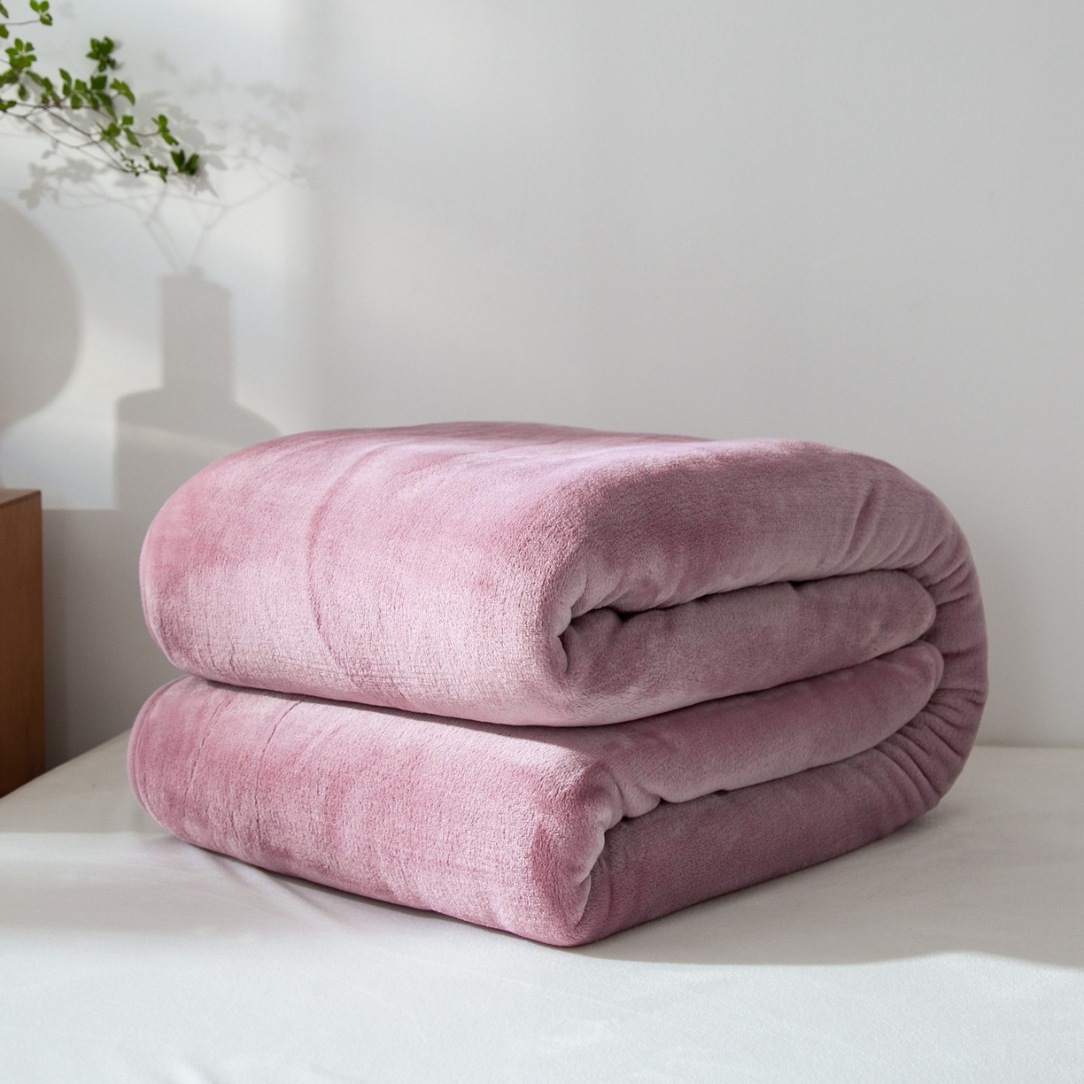 91家纺网 家纺一手货源 找家纺 （总）来菲毛毯 2025新款320克加厚保暖毛毯秋冬单人/双人床宿舍午睡毯办公室盖腿毯