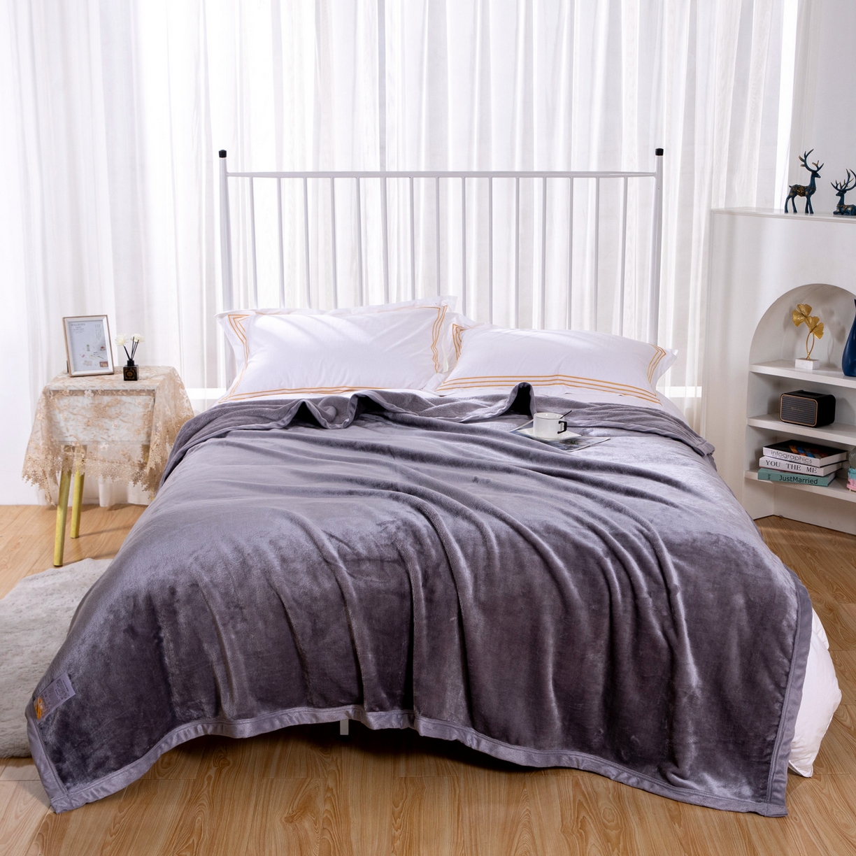 91家纺网 家纺一手货源 找家纺 来菲毛毯 2025新款500克简约双面加厚科技暖绒毯秋冬居家盖身/沙发午休/双人保暖多用款 极致灰