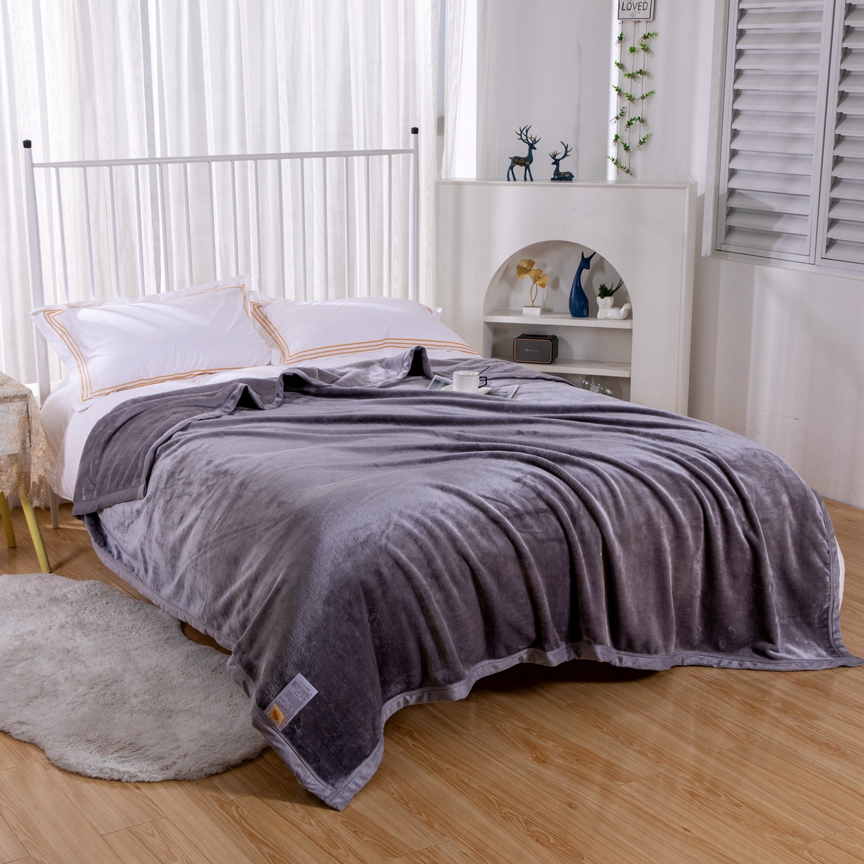 91家纺网 家纺一手货源 找家纺 来菲毛毯 2025新款500克简约双面加厚科技暖绒毯秋冬居家盖身/沙发午休/双人保暖多用款 极致灰