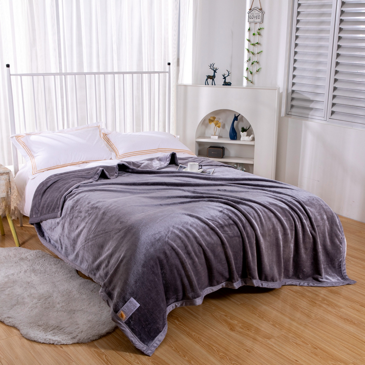 91家纺网 家纺一手货源 找家纺 来菲毛毯 2025新款500克简约双面加厚科技暖绒毯秋冬居家盖身/沙发午休/双人保暖多用款 极致灰