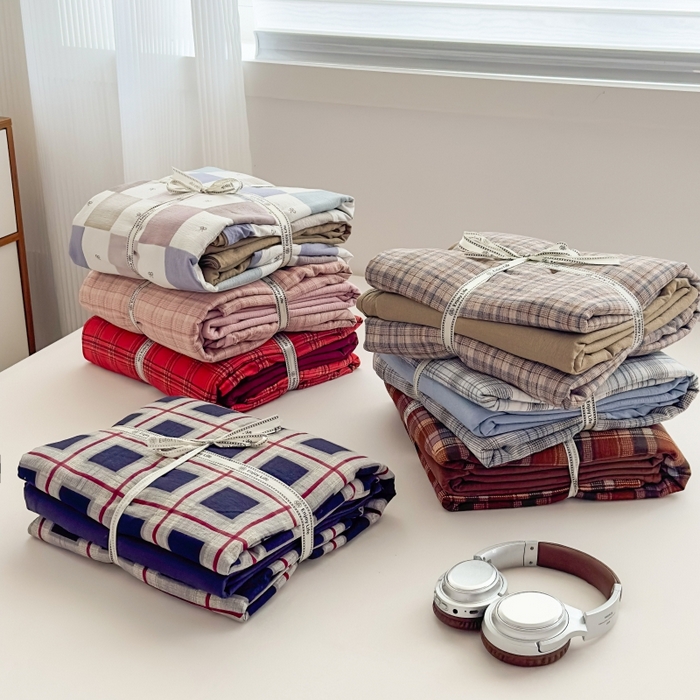 91家纺网 家纺一手货源 找家纺 亨通家纺 2025新款复古原麻双层纱格子系列四件套 组合图仅供参考