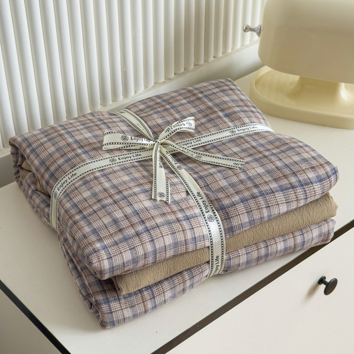 91家纺网 家纺一手货源 找家纺 亨通家纺 2025新款复古原麻双层纱格子系列四件套 暖棕絮语