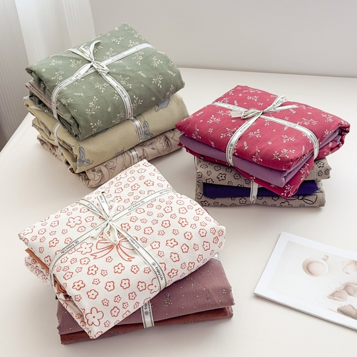 91家纺网 家纺一手货源 找家纺 亨通家纺 2025新款复古原麻双层纱格子系列四件套 组合图仅供参考