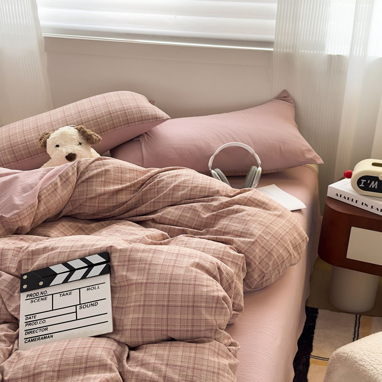 91家纺网 家纺一手货源 找家纺 亨通家纺 2025新款复古原麻双层纱格子系列四件套 粉格甜梦