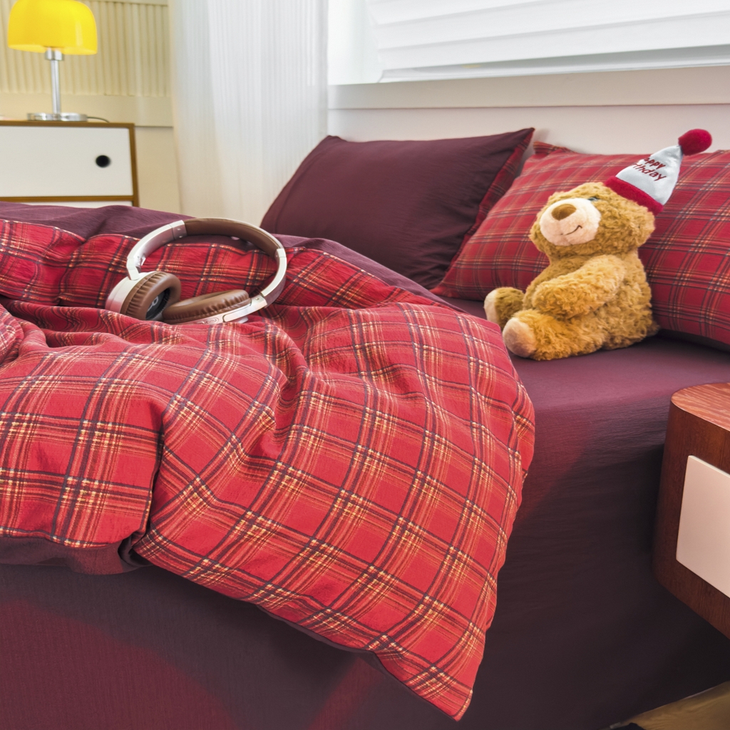 91家纺网 家纺一手货源 找家纺 亨通家纺 2025新款复古原麻双层纱格子系列四件套 绯梦