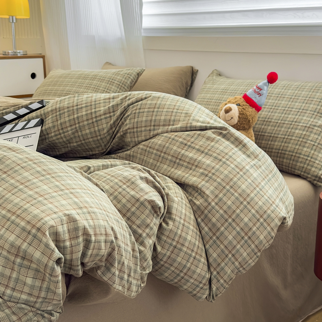 91家纺网 家纺一手货源 找家纺 亨通家纺 2025新款复古原麻双层纱格子系列四件套 青格漫眠