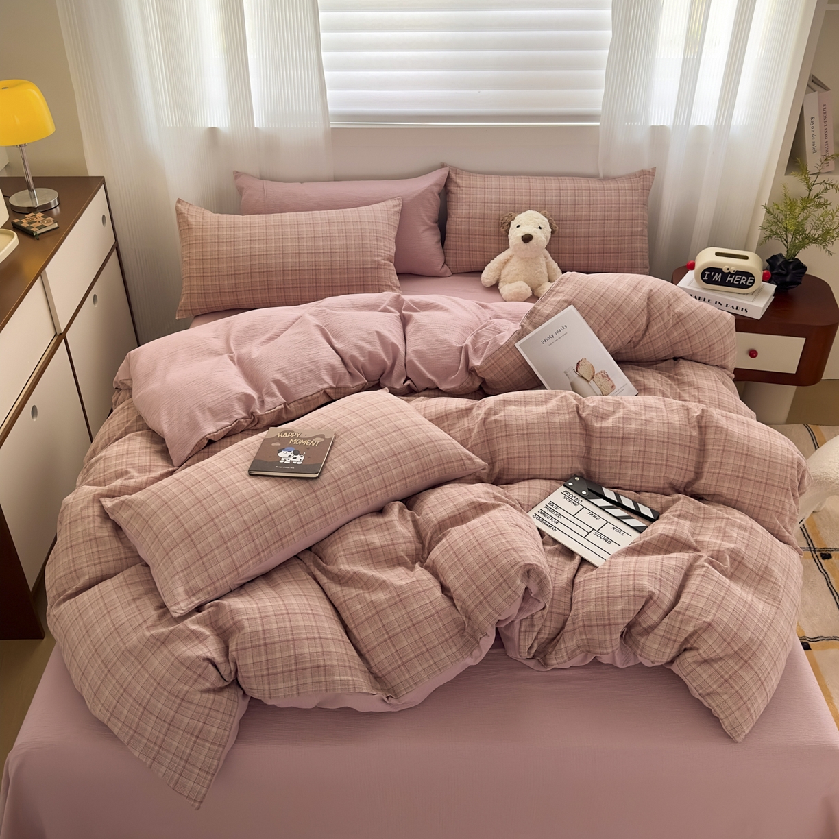 91家纺网 家纺一手货源 找家纺 亨通家纺 2025新款复古原麻双层纱格子系列四件套 粉格甜梦