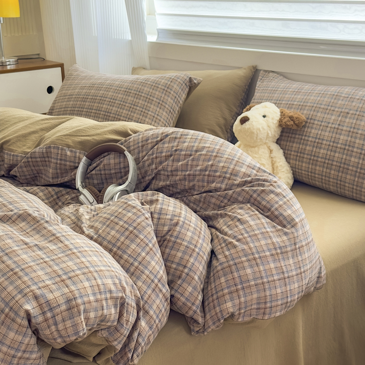 91家纺网 家纺一手货源 找家纺 亨通家纺 2025新款复古原麻双层纱格子系列四件套 暖棕絮语