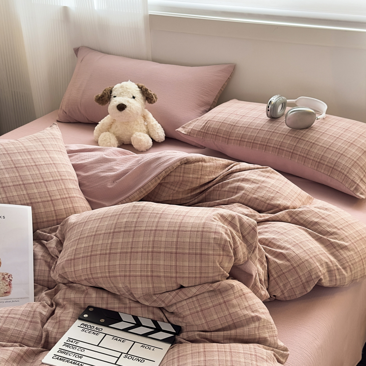 91家纺网 家纺一手货源 找家纺 亨通家纺 2025新款复古原麻双层纱格子系列四件套 粉格甜梦