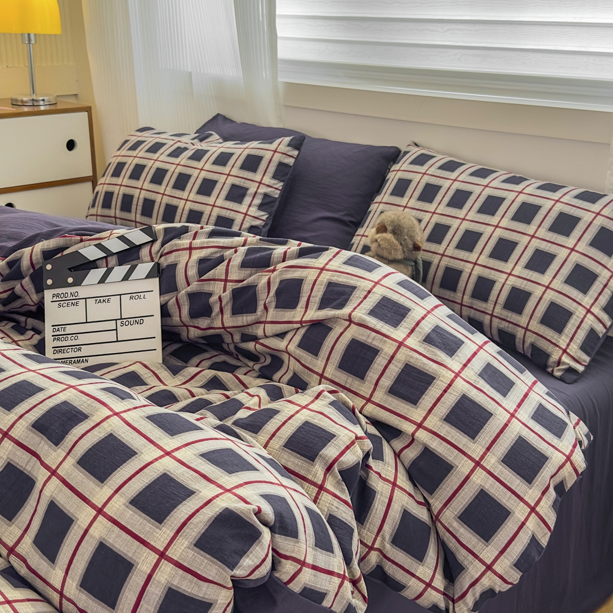 91家纺网 家纺一手货源 找家纺 亨通家纺 2025新款复古原麻双层纱格子系列四件套 格纹夜曲