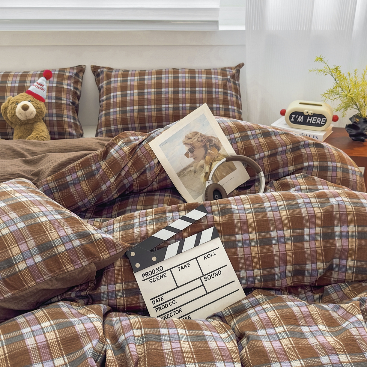 91家纺网 家纺一手货源 找家纺 亨通家纺 2025新款复古原麻双层纱格子系列四件套 焦糖格梦