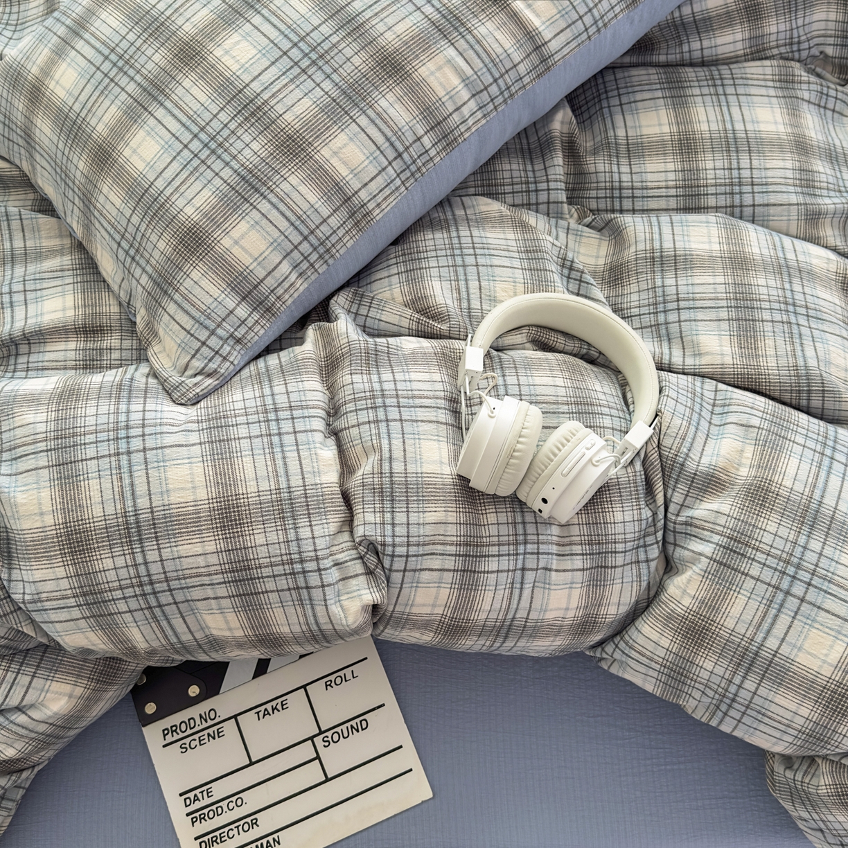 91家纺网 家纺一手货源 找家纺 亨通家纺 2025新款复古原麻双层纱格子系列四件套 蓝调格眠